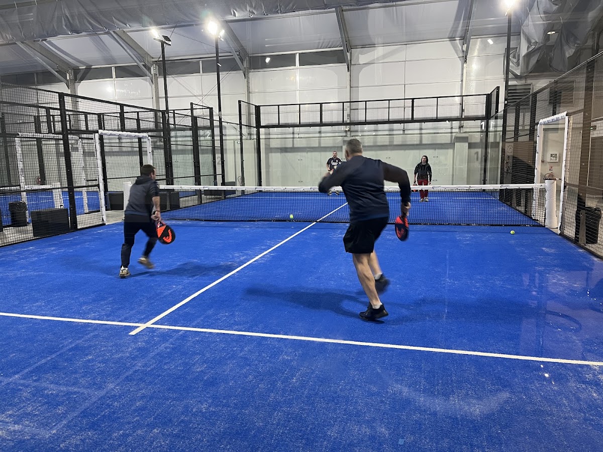 2B SPORTS, club de padel à Villeurbanne, photo 2