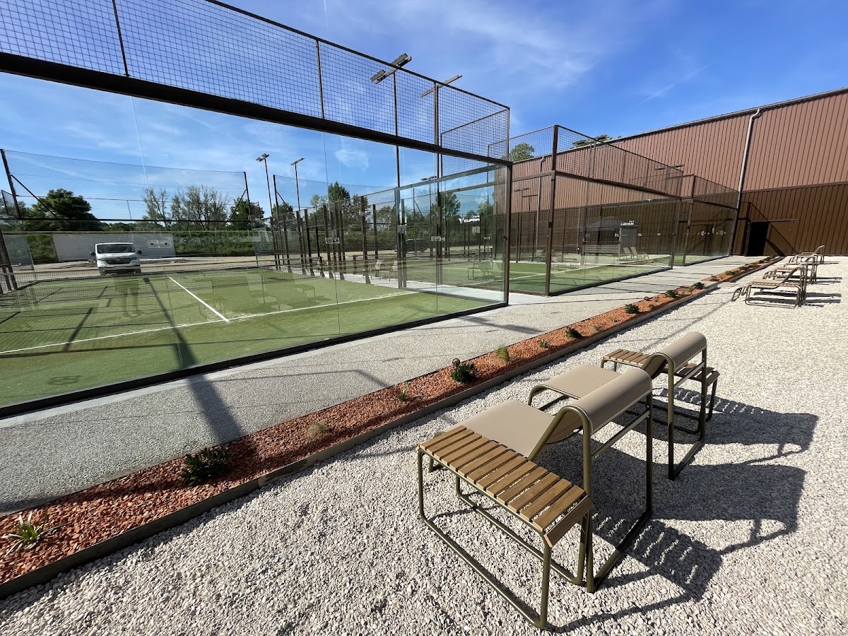 BØ Padel Sports Social Club, club de padel à Rochecorbon