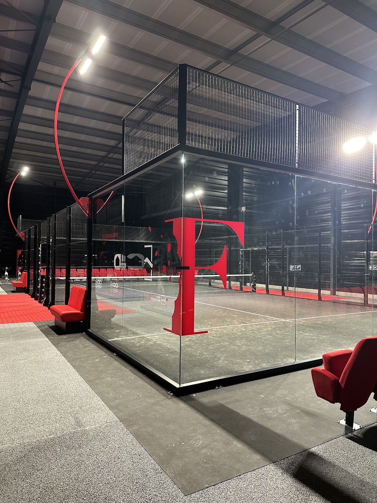 BØ Padel Sports Social Club, club de padel à Rochecorbon, photo 2