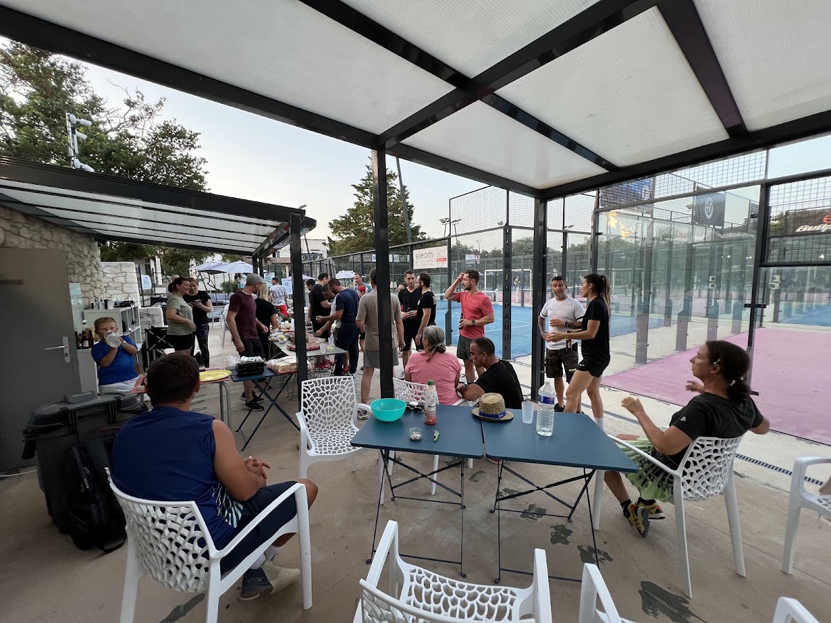 HAUTS DE NIMES PADEL CLUB, club de padel à Nîmes, photo 4