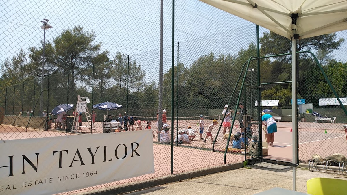 LA RAQUETTE ROQUEFORTOISE, club de padel à Roquefort-les-Pins, photo 3
