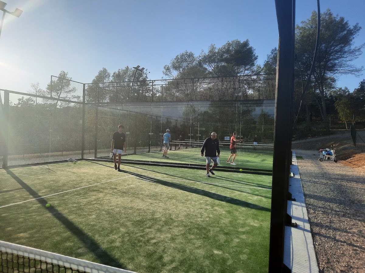 LA RAQUETTE ROQUEFORTOISE, club de padel à Roquefort-les-Pins, photo 5