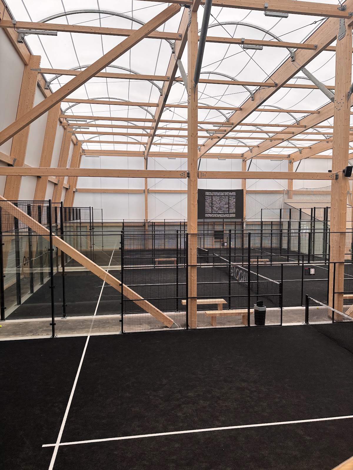 LE LOCAL, club de padel à Theix-Noyalo, photo 3