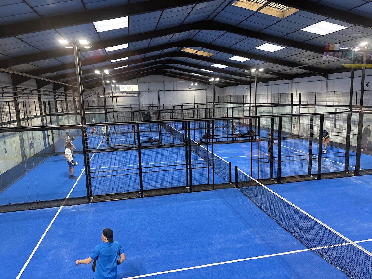 PADEL SHOT LYON, club de padel à Saint-Genis-Laval, photo 2