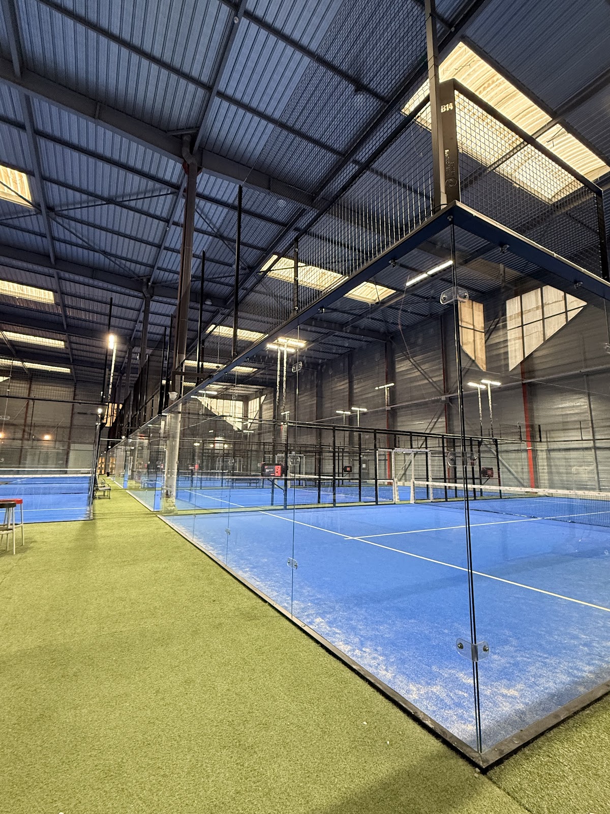 PARTOUT - B14, club de padel à Bondoufle