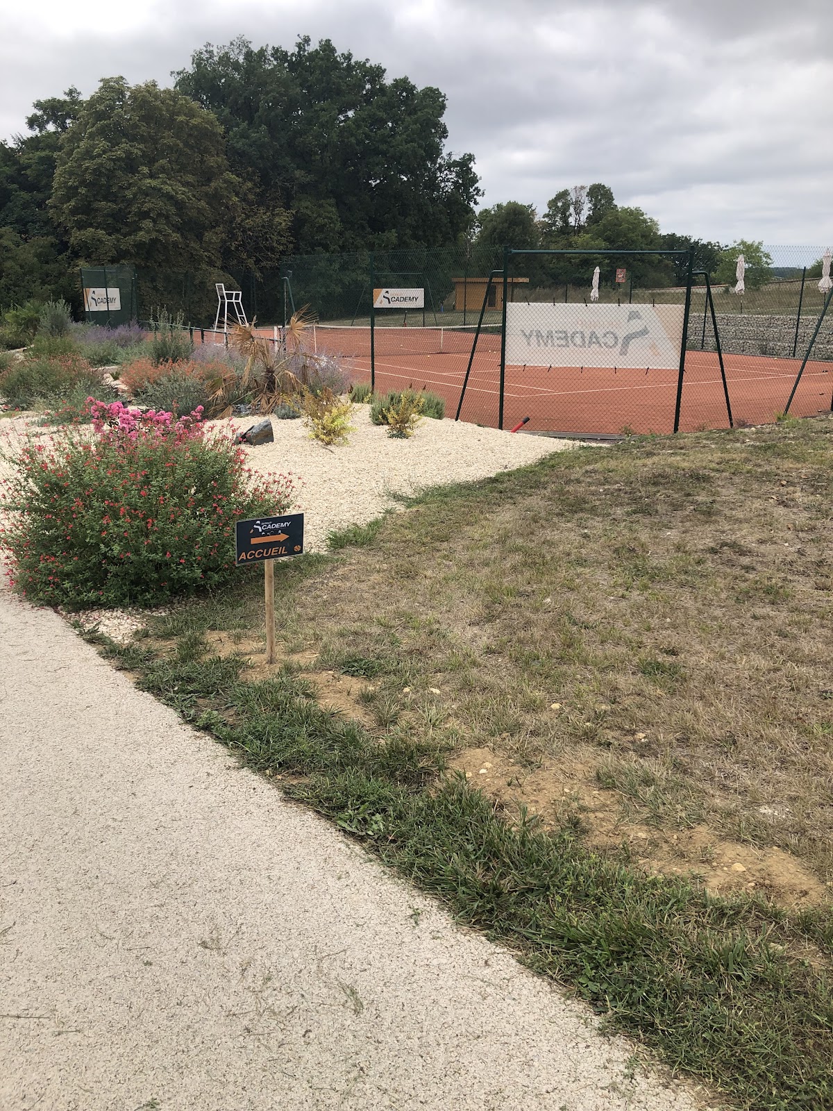SKIN UP ACADEMY, club de padel à Azay-le-Rideau, photo 4