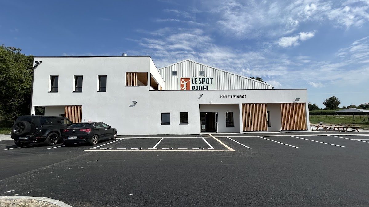 SPOT PADEL SAS, club de padel à Allaire