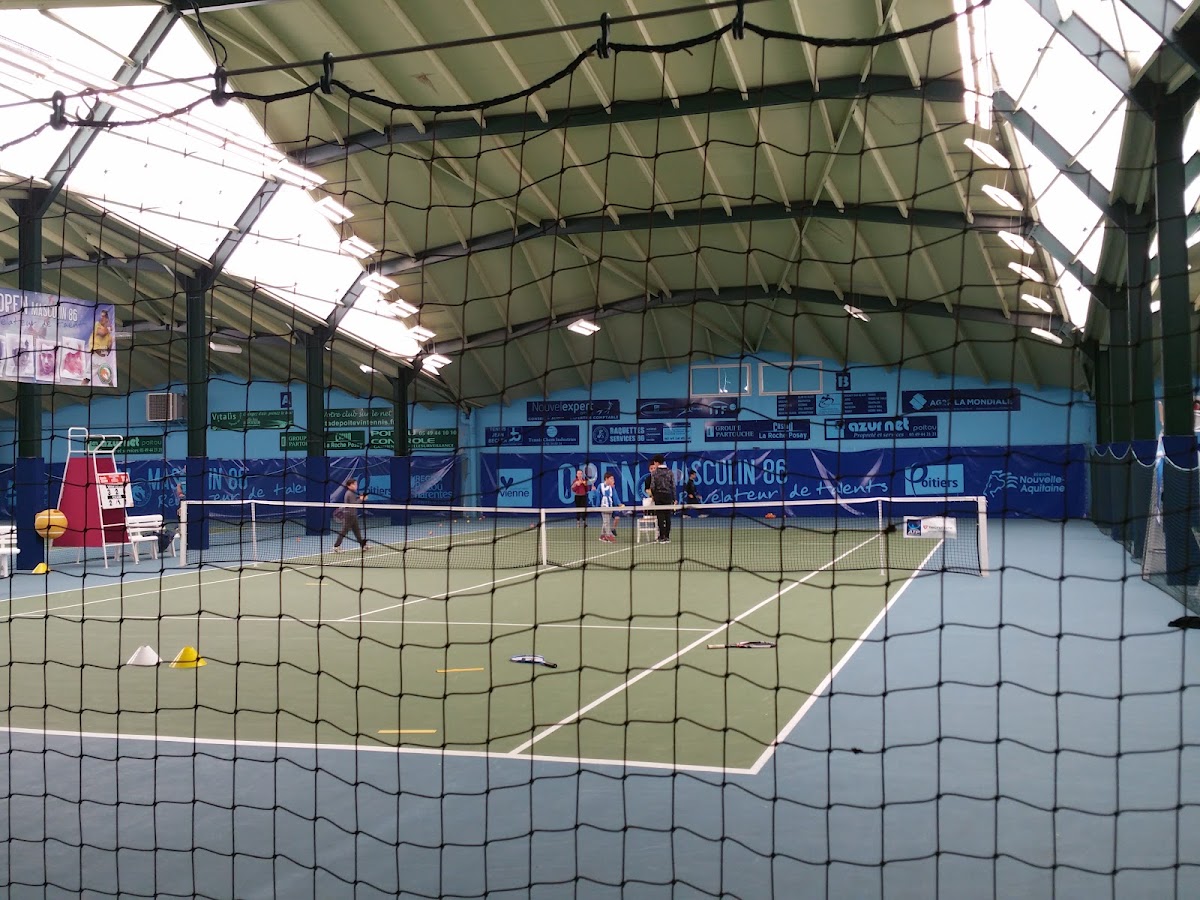 STADE POITEVIN TENNIS, club de padel à Poitiers, photo 2