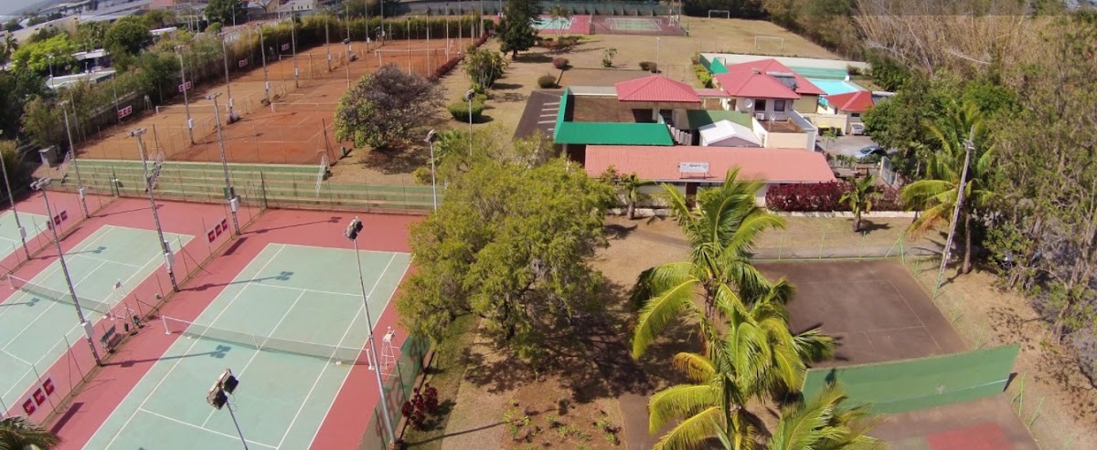T.C. DIONYSIEN STE CLOTILDE, club de padel à Sainte-Marie