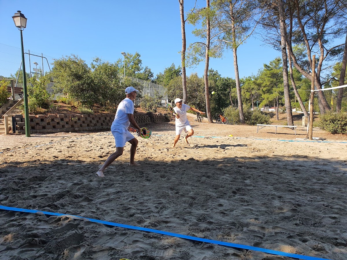 TENNIS CLUB CHARLEVAL, club de padel à Charleval