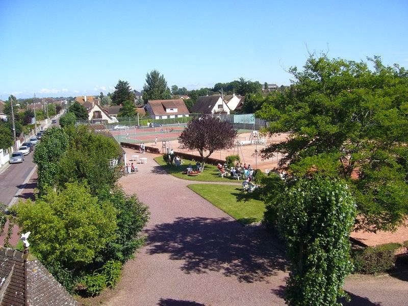 TENNIS CLUB DE COURSEULLES-BERNIERES, club de padel à Courseulles-sur-Mer, photo 2
